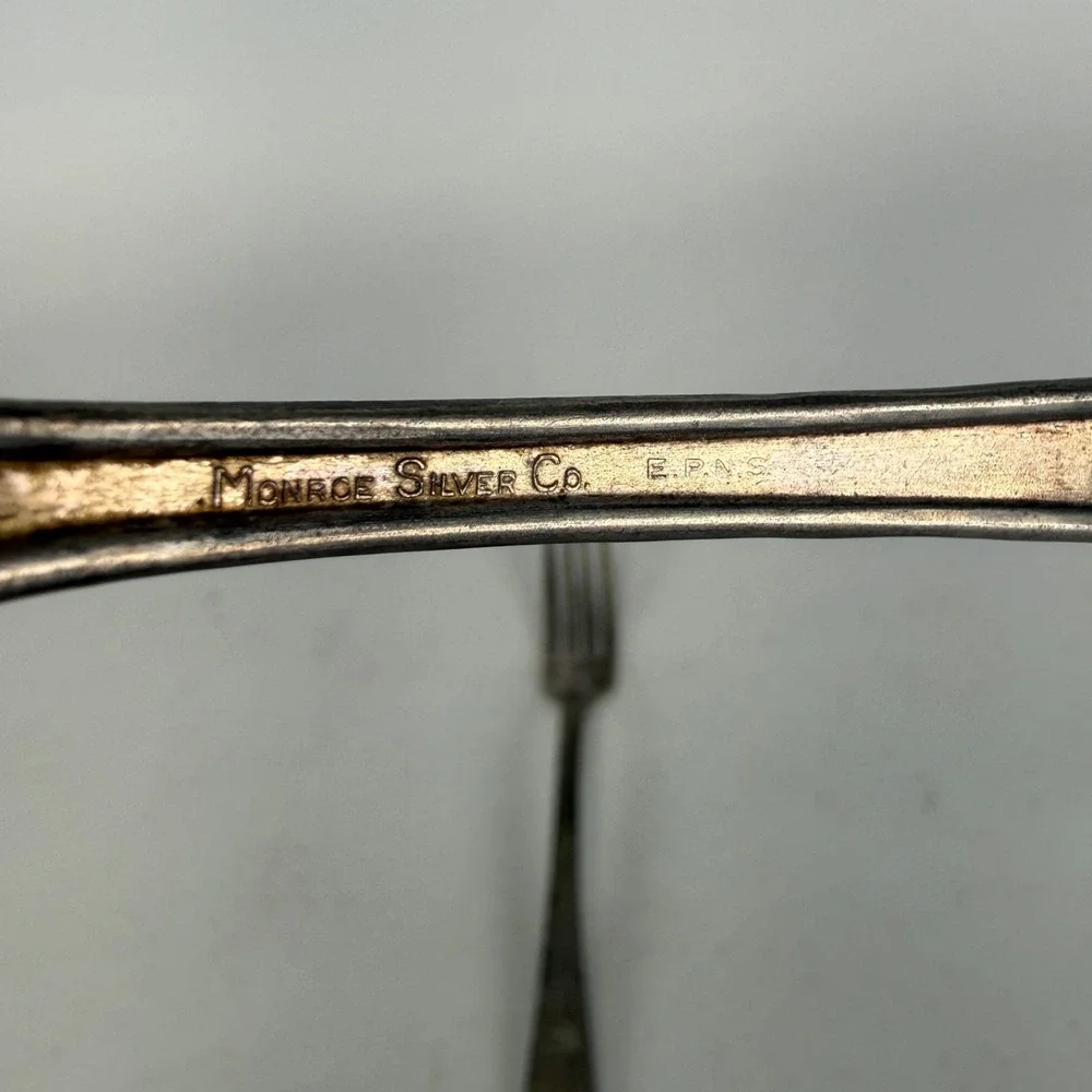 2 DINNER FORKS MONROE SILVER CO. THREE PATTERN SILVERPLATE  7 1/4